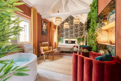 Le Boudoir de la Loire – Suite avec Jacuzzi | Séjour romantique, photo 4