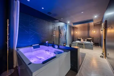L'Aixtase suite pour couple, love room à Aix-les-Bains
