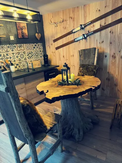 Le chalet romantique, SPA, Écran cinéma, Lit king size, day use, 10 min centre ville, photo 5