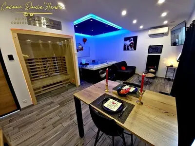 Cocoon Douce Heure, love room à Comines