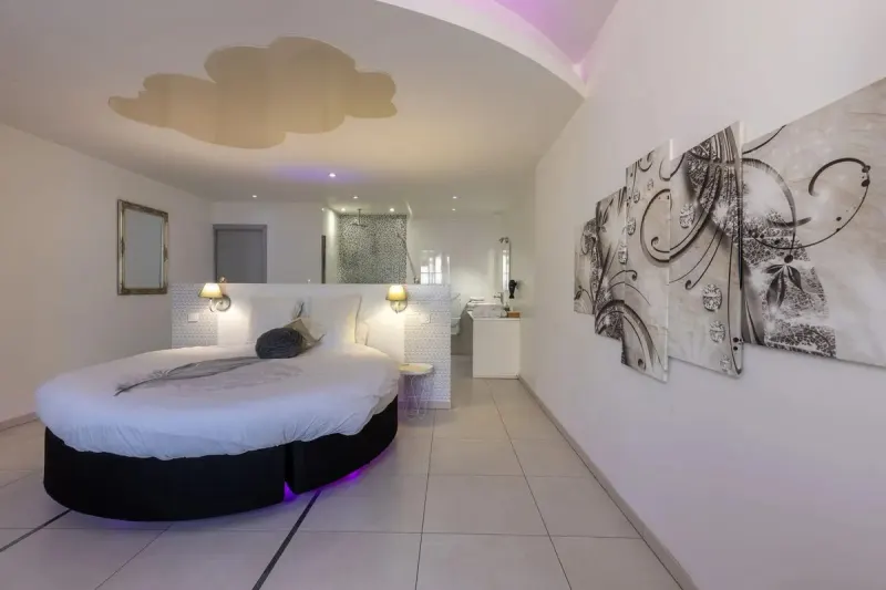 Love Loft – Le Paradis Blanc, love room à Bordeaux