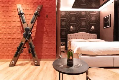 Roomeo Nights, love room à Luxembourg