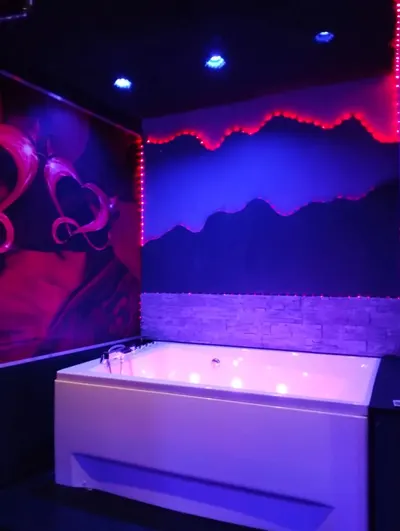 la lovecoquine chez loveroom Toulon, love room à Toulon