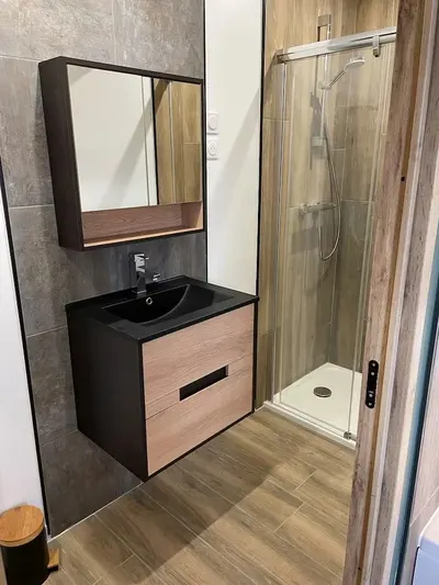 Studio Love Room avec Jacuzzi – Hébergement romantique et jacuzzi privé, love room à Sacquenville