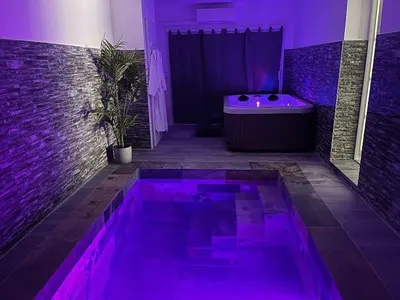 L'INSTANT ROMANTIQUE - Suite Bali, love room à Comps