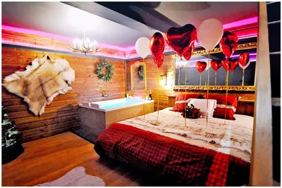 Le Chalet romantique, SPA XXL, Écran cinéma, Lit king size, cascade d'eau, 5 min centre ville, love room à Bourgoin-Jallieu