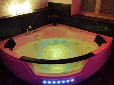 Suite Miroir – Love Room avec Jacuzzi Privatif | Séjour Romantique, photo 2