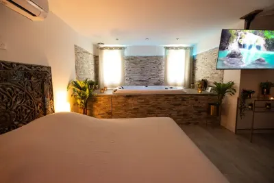 La Perla Bianca - Suite La Perla Secreta, love room à Grabels
