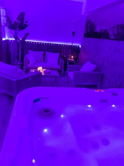 Le Cocon Rose Jacuzzi privé rêve et Douceur, photo 2