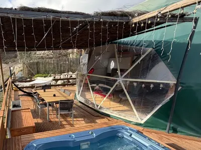 Bulle d'Amour - Dôme avec spa privatif dans les Corbières, love room à Durban-Corbières