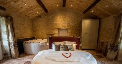 Portail en Marais Poitevin - Suite Père Joseph, love room à Moreilles