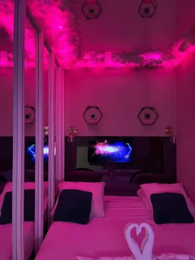 Le BLUE, love room à Aubervilliers