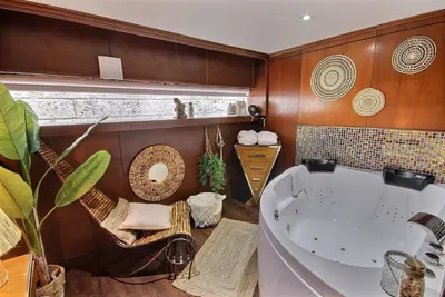 VIP Paris Yacht hôtel - Suite Bali, photo 2