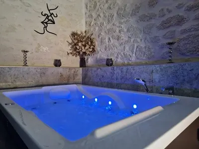 Le Lovy, love room à Cubnezais