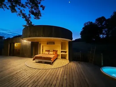 Les 2 Cabanes - Cabane du bas, love room à Labastide-Gabausse