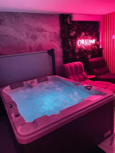 Chill N Love prox EuropaPark et Rulantica Strasbourg, love room à Rossfeld