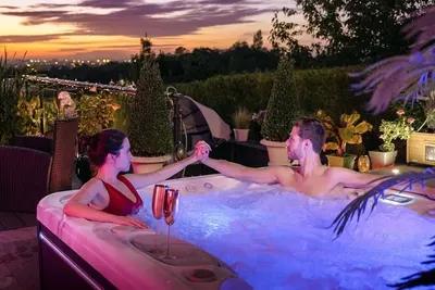 Spa de la Lune, love room à Clichy-sous-Bois