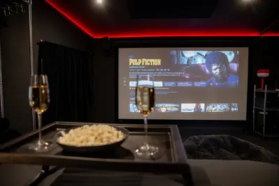 Salle de Cinéma privée I Seventharts I Cinema Room, love room à Angoulême