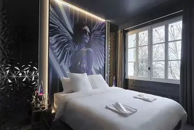 Divine Couture Suite Victoire, love room à Carrières-sur-Seine