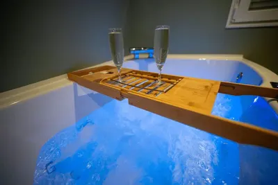 Suite romantique avec baignoire Balnéo en pleine montagne, love room à Chamrousse