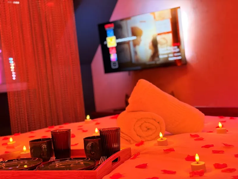 Le Secret de Cléopâtre - Suite de Luxe avec Jacuzzi et Pièce Secrète, photo 9