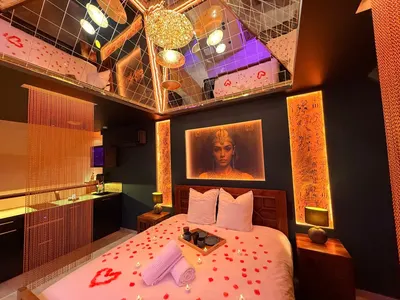Le Secret de Cléopâtre - Suite de Luxe avec Jacuzzi et Pièce Secrète, love room à Scheibenhard