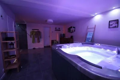 Le Cocon - Gite Spa et Sauna privatif en Centre Alsace, love room à Saint-Maurice