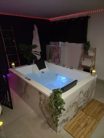 Suite 11, love room à Tourcoing