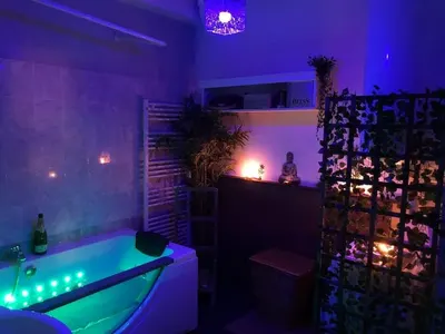 Appartement spacieux, Flize, love room à Flize