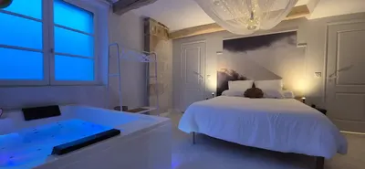 La tête dans les nuages, love room à Saumur