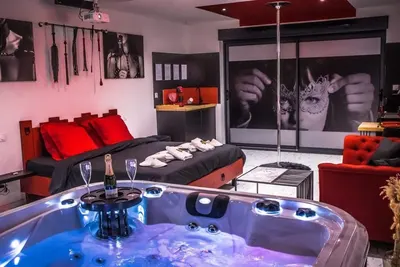Loveroom 50 Nuances, love room à Staple