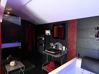Une Parenthèse pour Deux - Chambre Rouge Passion, photo 5