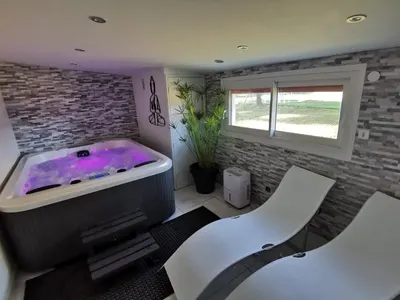La Casita Del Cocoon, love room à Saint-Priest-sous-Aixe