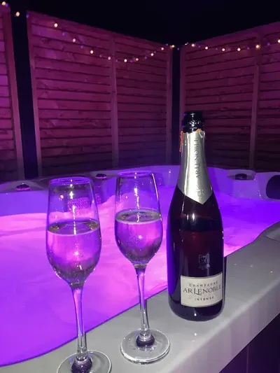 NOUS DEUX, love room à Plougoulm