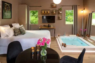 La Bastide de Damien - Lodge l'Absolu, love room à Aix-en-Provence