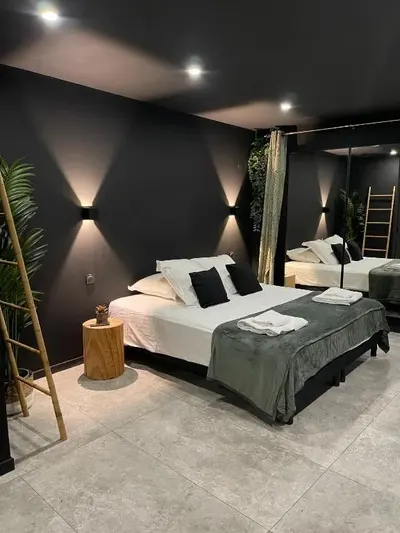 Spa & Love Exotic – Balnéo, Sauna et Parking | Détente et Bien-être, love room à Clermont-Ferrand