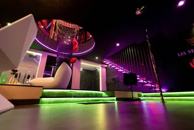 Les Secrets Rooms L'EVASION DIVINE, love room à Coursan