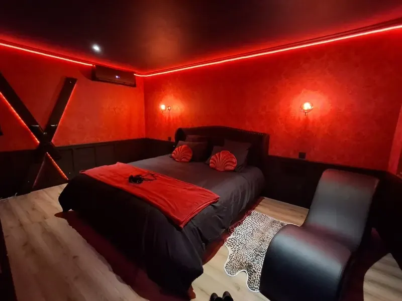L'Instant X - La Villa 1900, love room à Chérancé