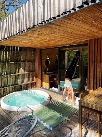 Loire Valley Lodge - Lodges design avec jacuzzi privé en terrasse - Sixtie’s, love room à Tours