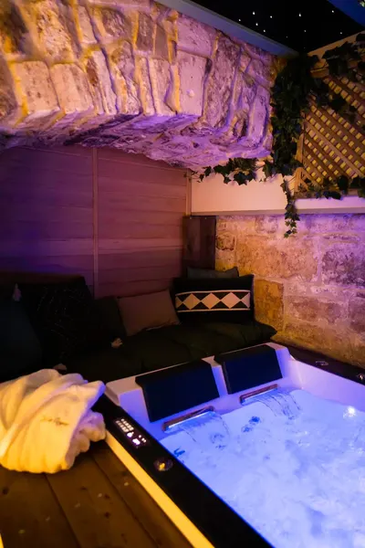 Love Room Cognac – Centre-ville | Hébergement romantique, photo 3