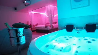Suite romantique de luxe à proximité de Paris, love room à Charenton-le-Pont