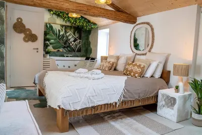 Loft & Spa Scandinave Romantique, love room à Narbonne