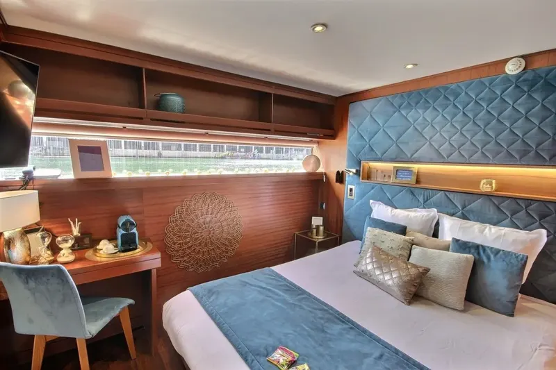 VIP Paris Yacht hôtel - Suite Solaire, love room à Paris