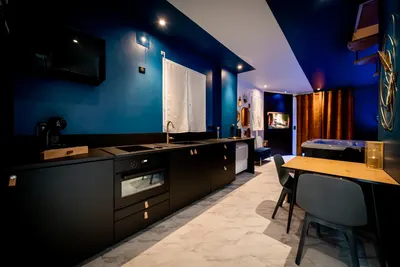 Love House, photo 2