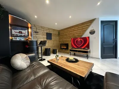 La Crèche Romantique — Love Room avec spa privatif et charme insolite, photo 4