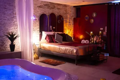 L'Écrin de Fauve - Jacuzzi XXL privatif, love room à Sainte-Honorine-de-Ducy