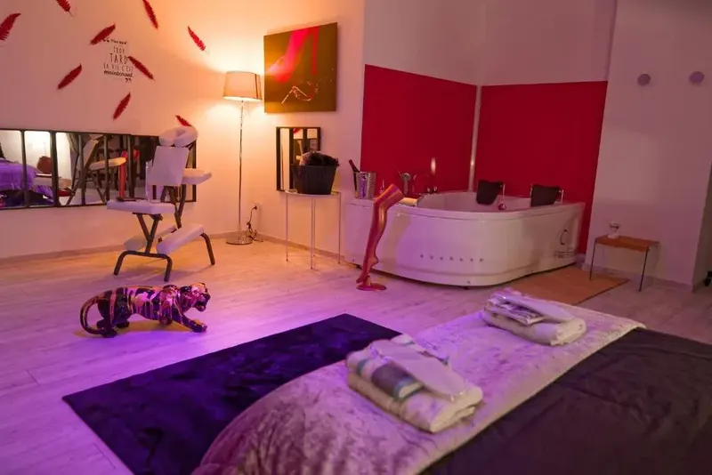 Les Folies Douces & Spa, love room à Nancy