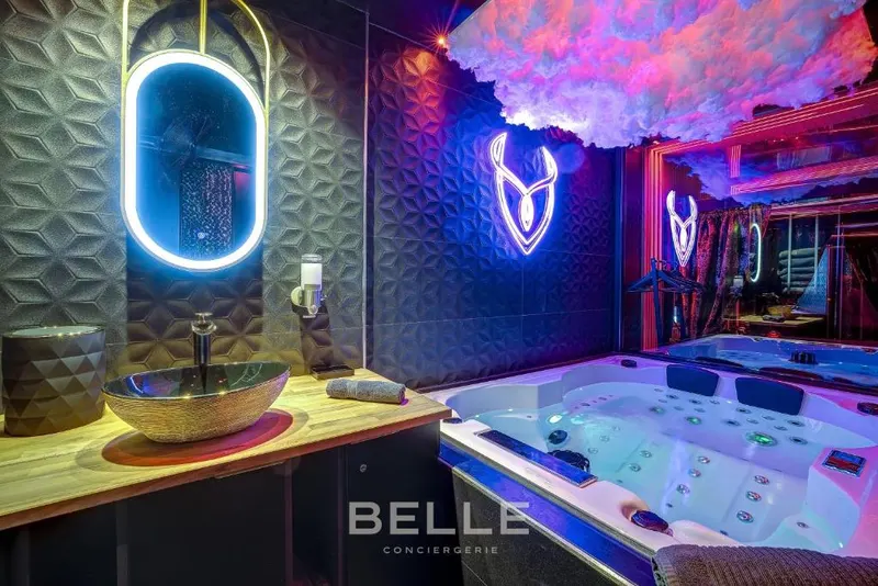 Luxuria - Jacuzzi et Hammam, love room à Nice