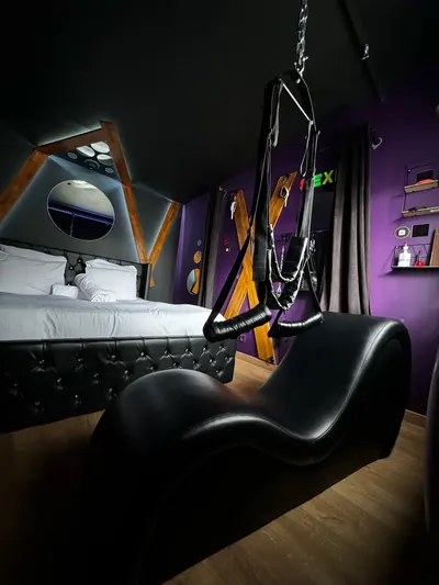 L1timiste « Chambre des Mystères », love room à Neuilly-Plaisance