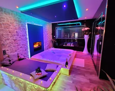 Nuit Spa Ciné, love room à Montmurat
